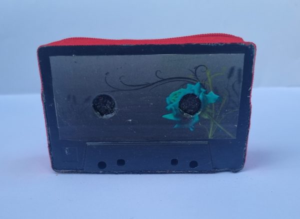Foto frontal del Monedero Cassette Rosa Gótica