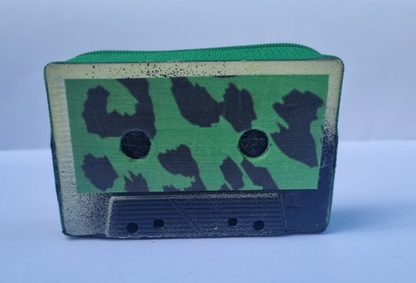 Foto frontal del Monedero Cassette Leopardo Verde
