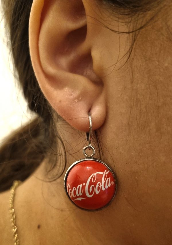 Foto en oreja de los Pendientes Coca-Cola