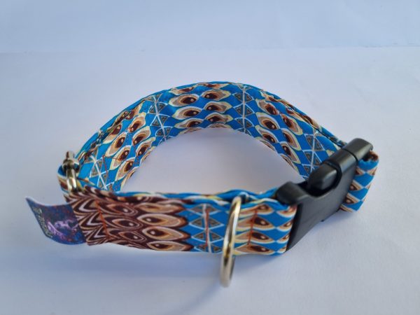 Foto del collar de perro étnico azul
