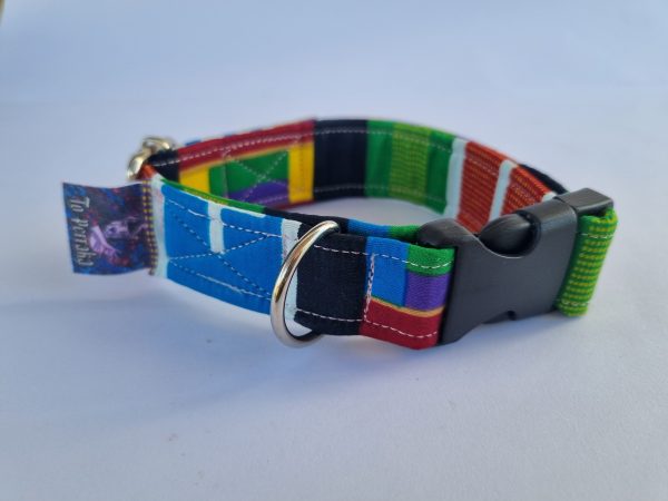Foto del collar de perro de colores
