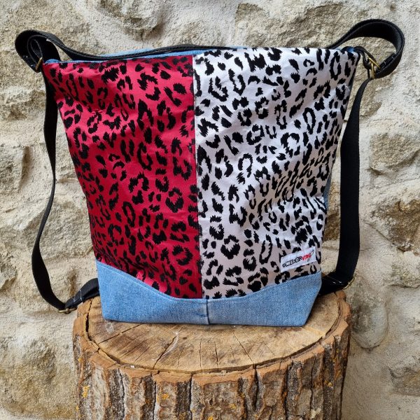 Foto desde la parte delantera de la Tote-Mochi 2.0