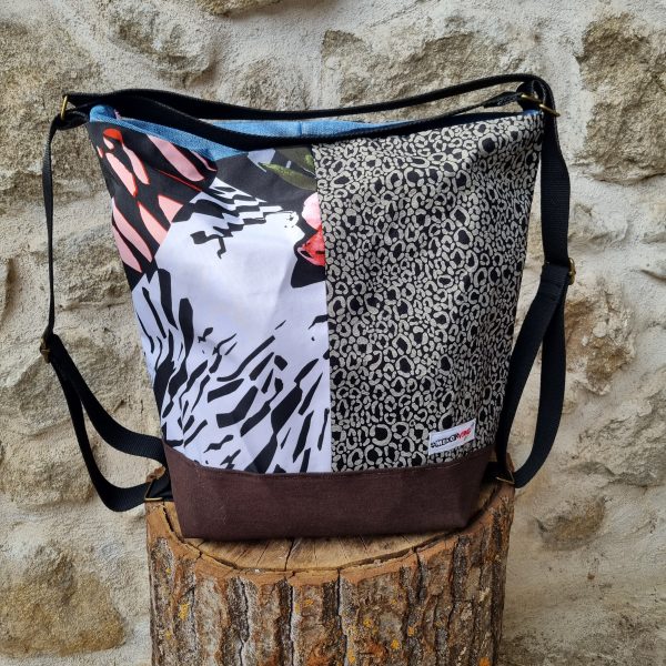 Foto desde la parte delantera de la Tote-Mochi 2.0