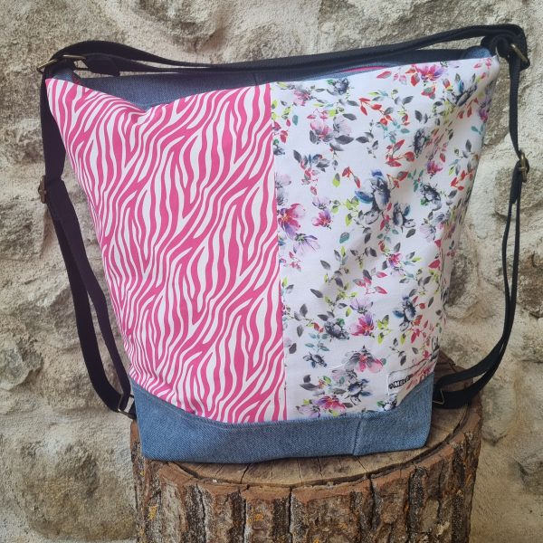 Foto desde la parte delantera de la Tote-Mochi 2.0