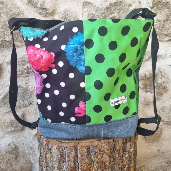 Foto desde la parte delantera de la Tote-Mochi 2.0