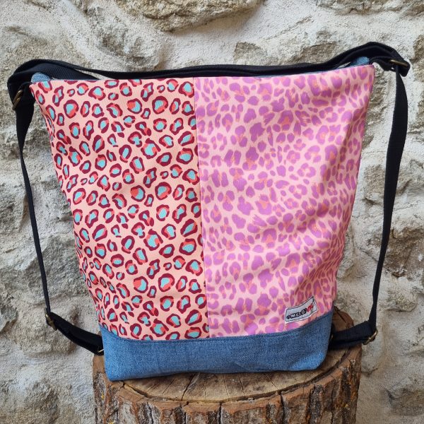 Foto desde la parte delantera de la Tote-Mochi 2.0