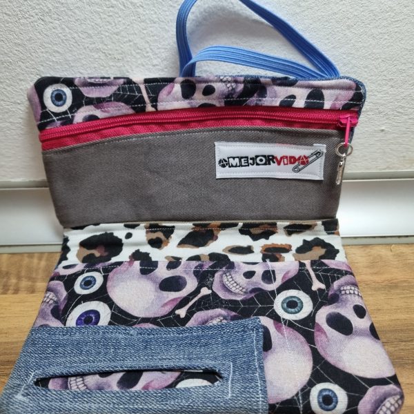 Foto de la Ta-Vaquera Calaveras abierta por dentro