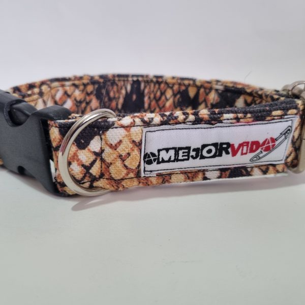 Foto del collar de perro serpiente