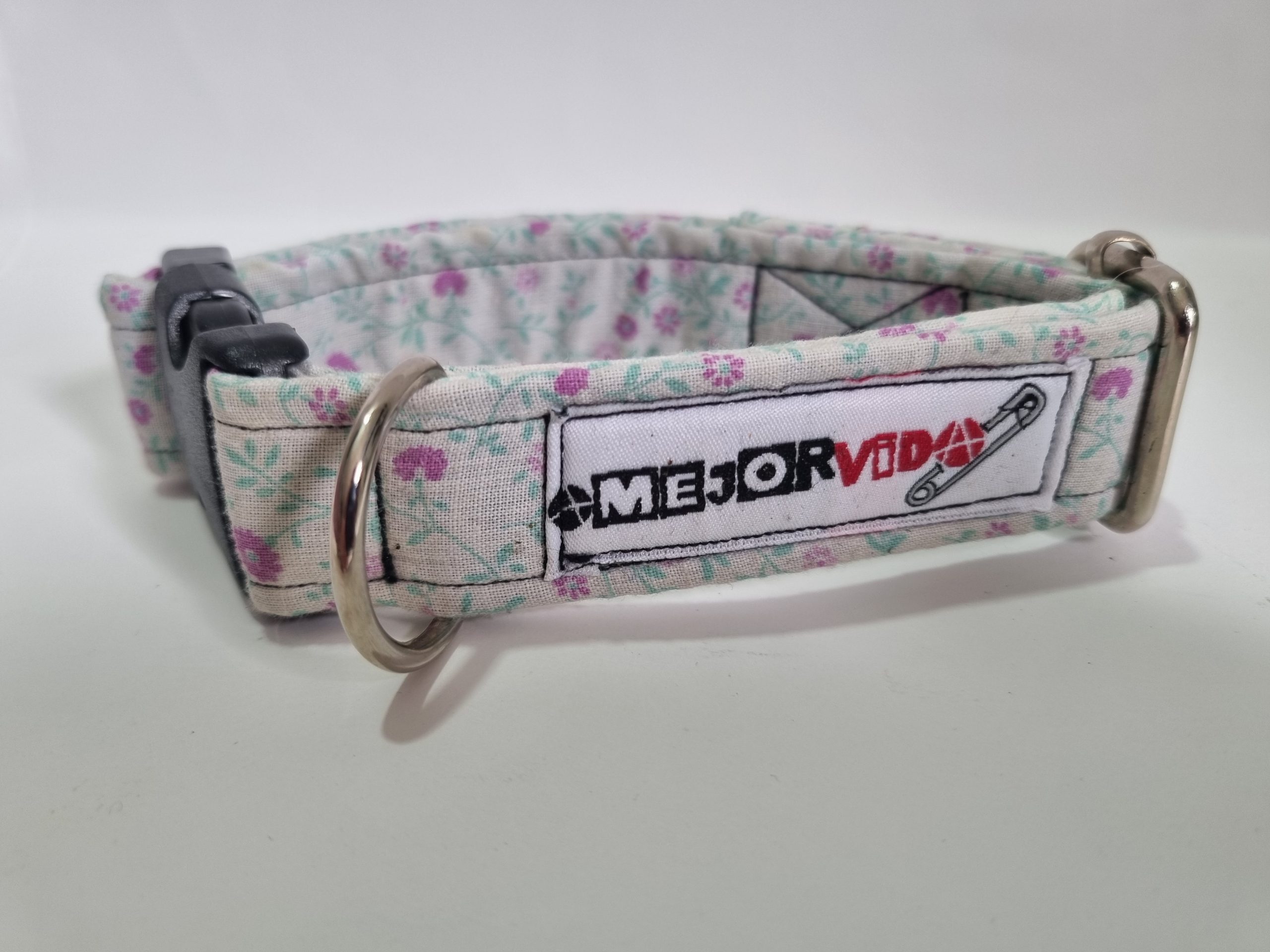 Foto del collar de perro flores
