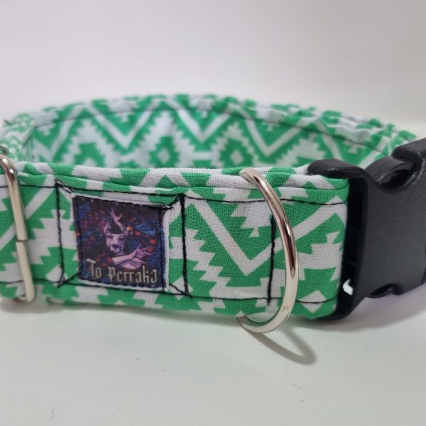 Foto del collar de perro étnico verde