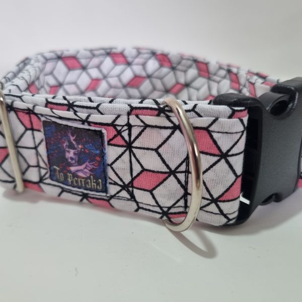 Foto del collar de perro étnico rosa