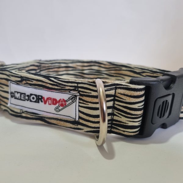 Foto del collar de perro cebra