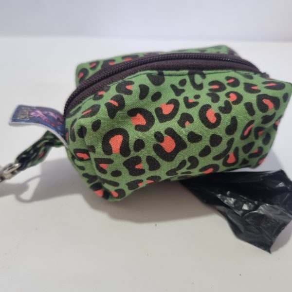 Foto del porta bolsas para perro de leopardo verde