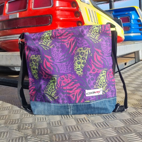 Foto de la parte delantera de la Tote-Mochi Mini