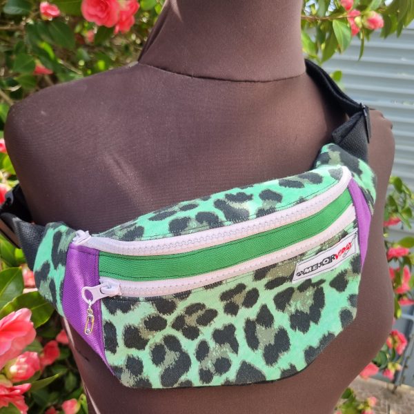 Foto de la parte delantera de la riñonera retalera