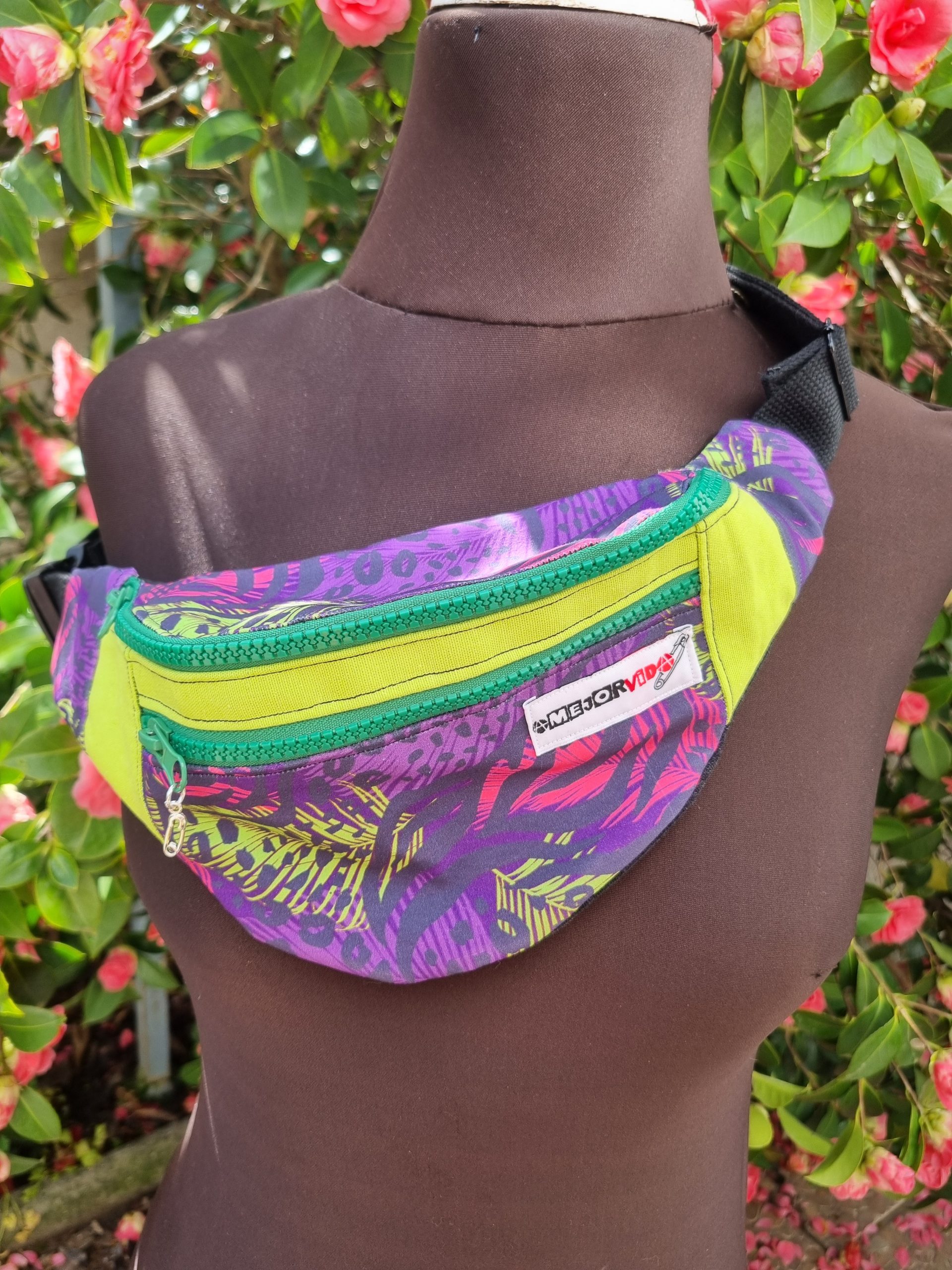 Foto de la parte delantera de la riñonera retalera