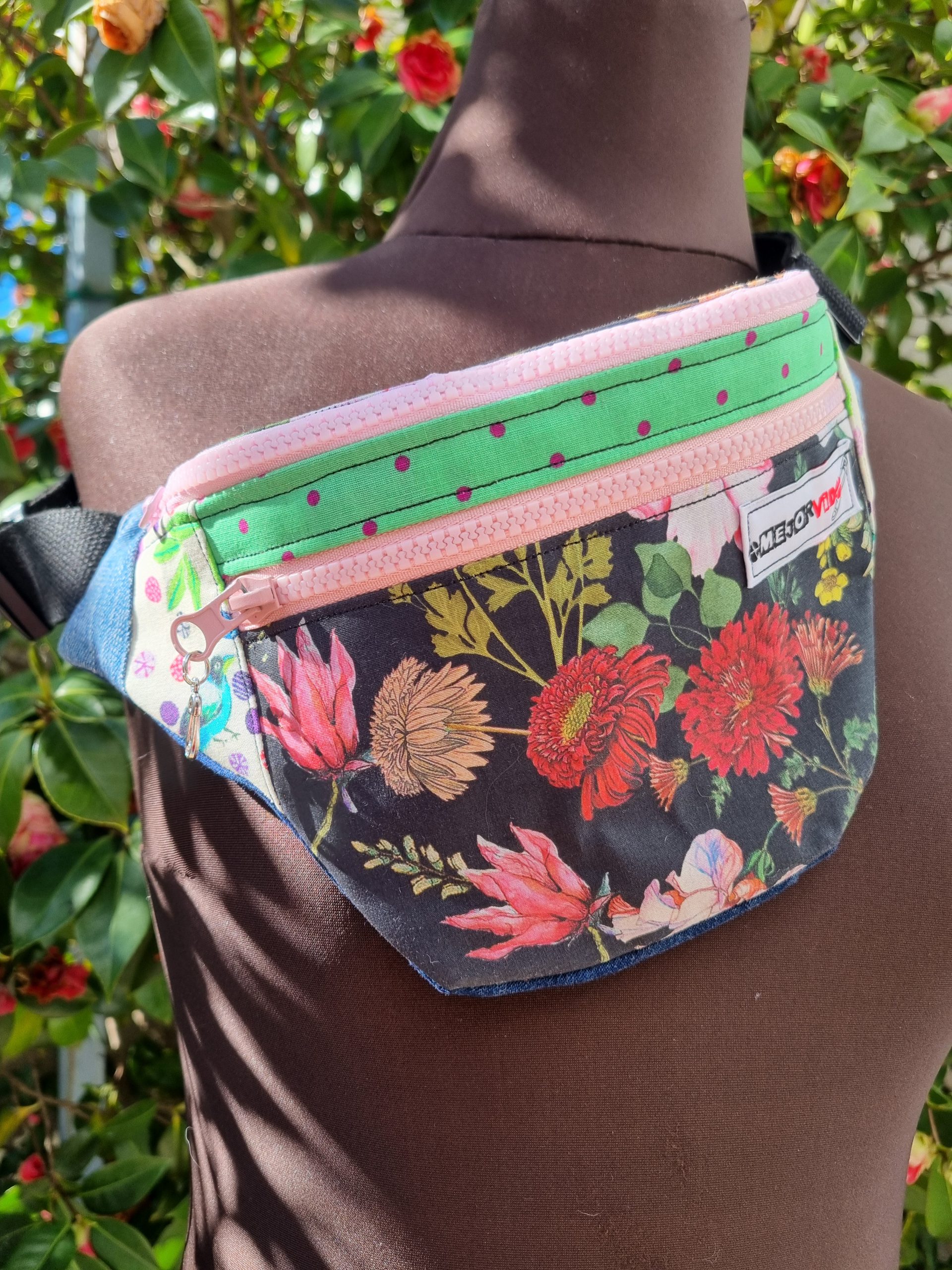 Foto de la parte delantera de la riñonera retalera