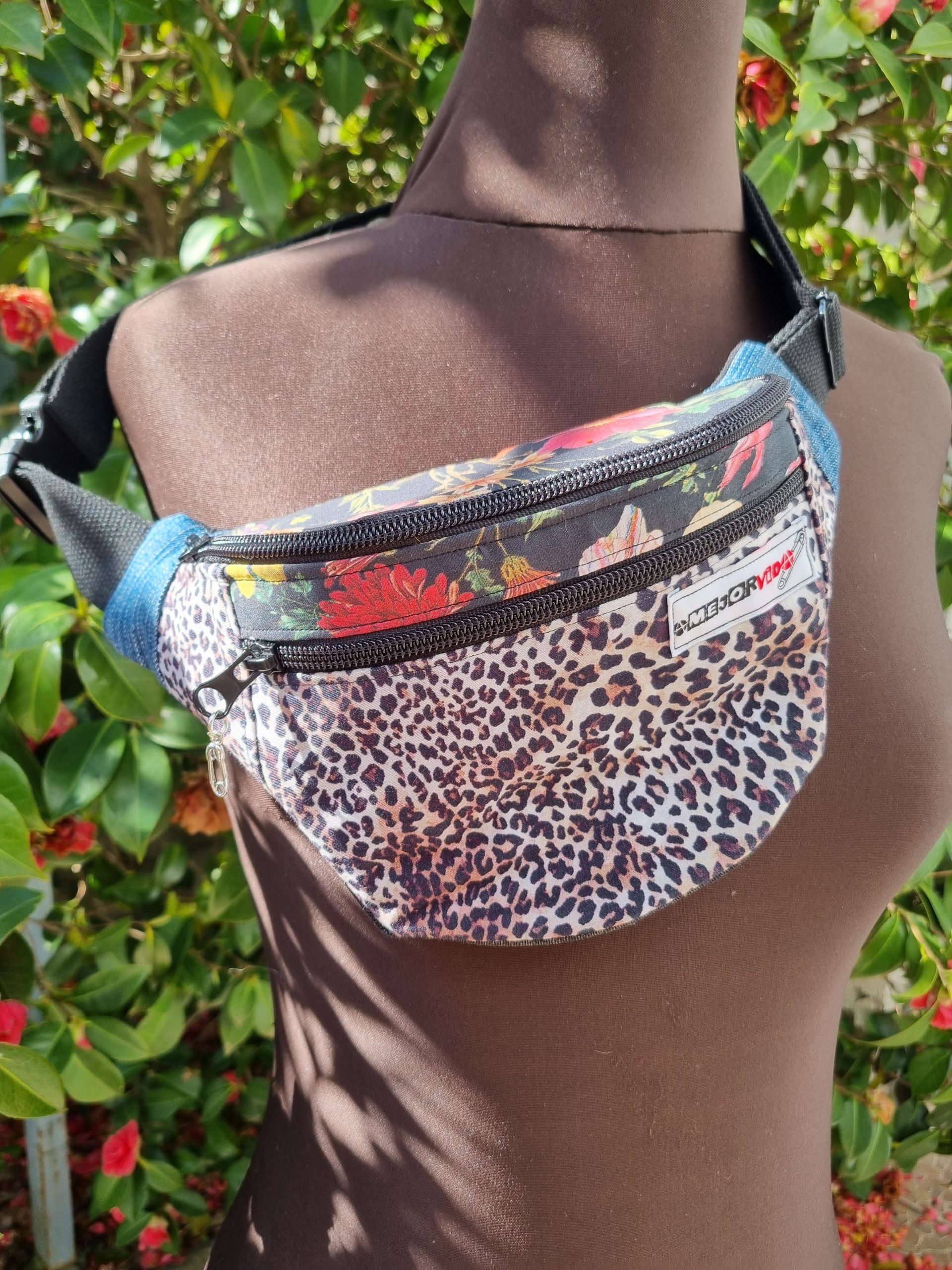 Foto de la parte delantera de la riñonera retalera