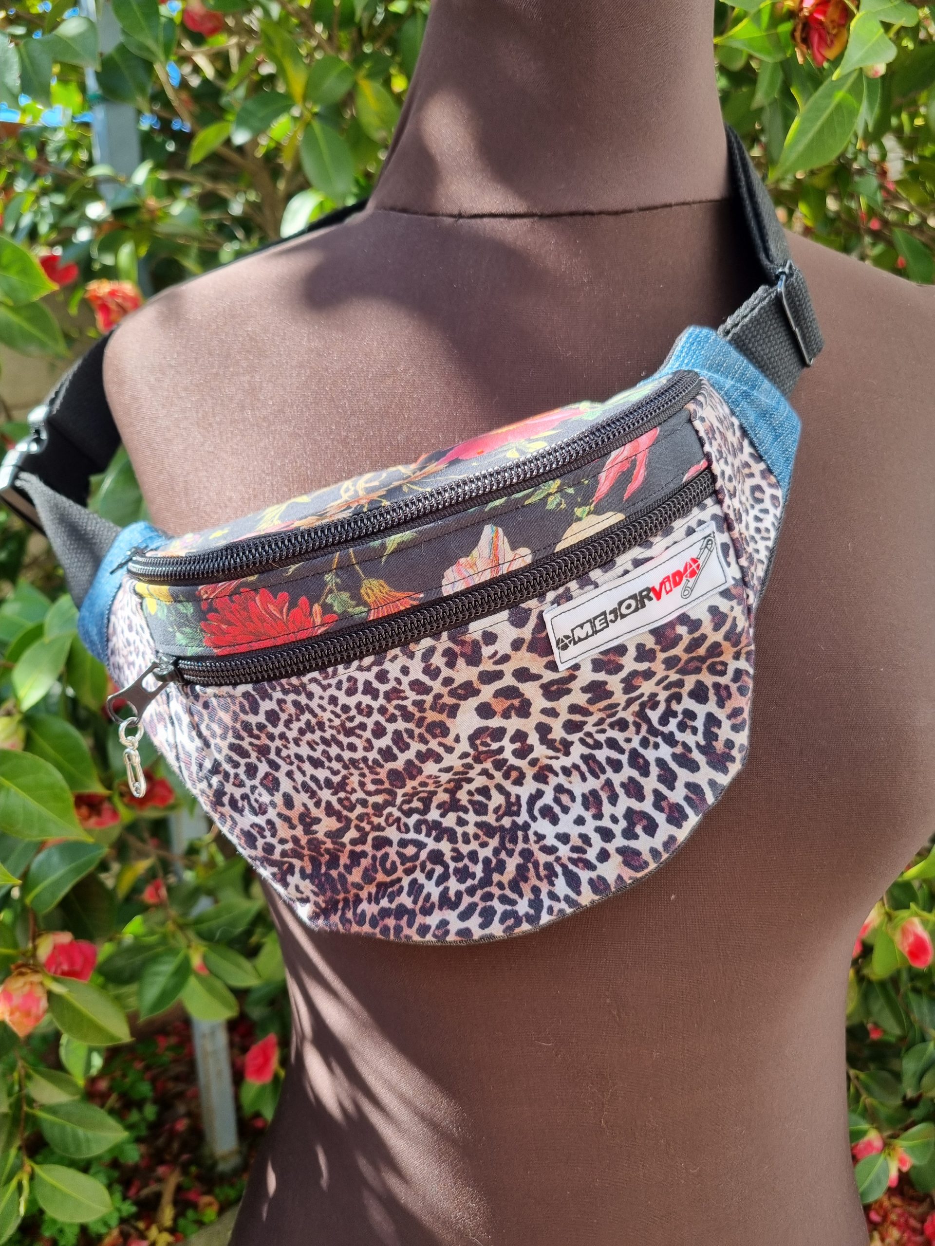 Foto de la parte delantera de la riñonera retalera