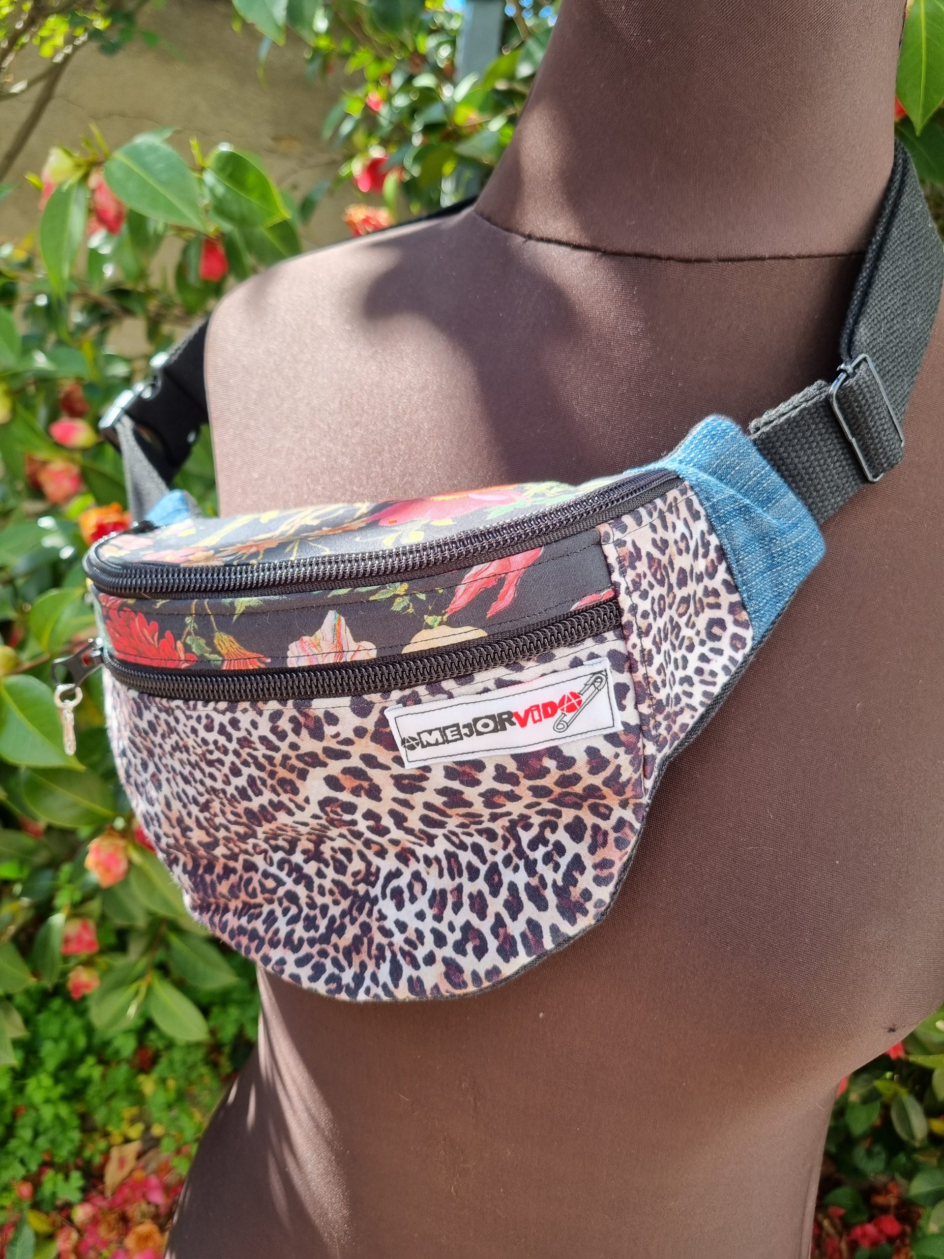 Foto de la parte delantera de la riñonera retalera