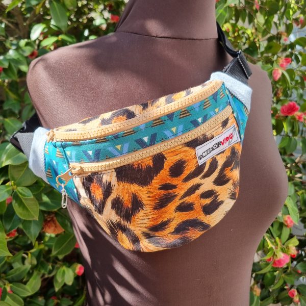 Foto de la parte delantera de la riñonera retalera