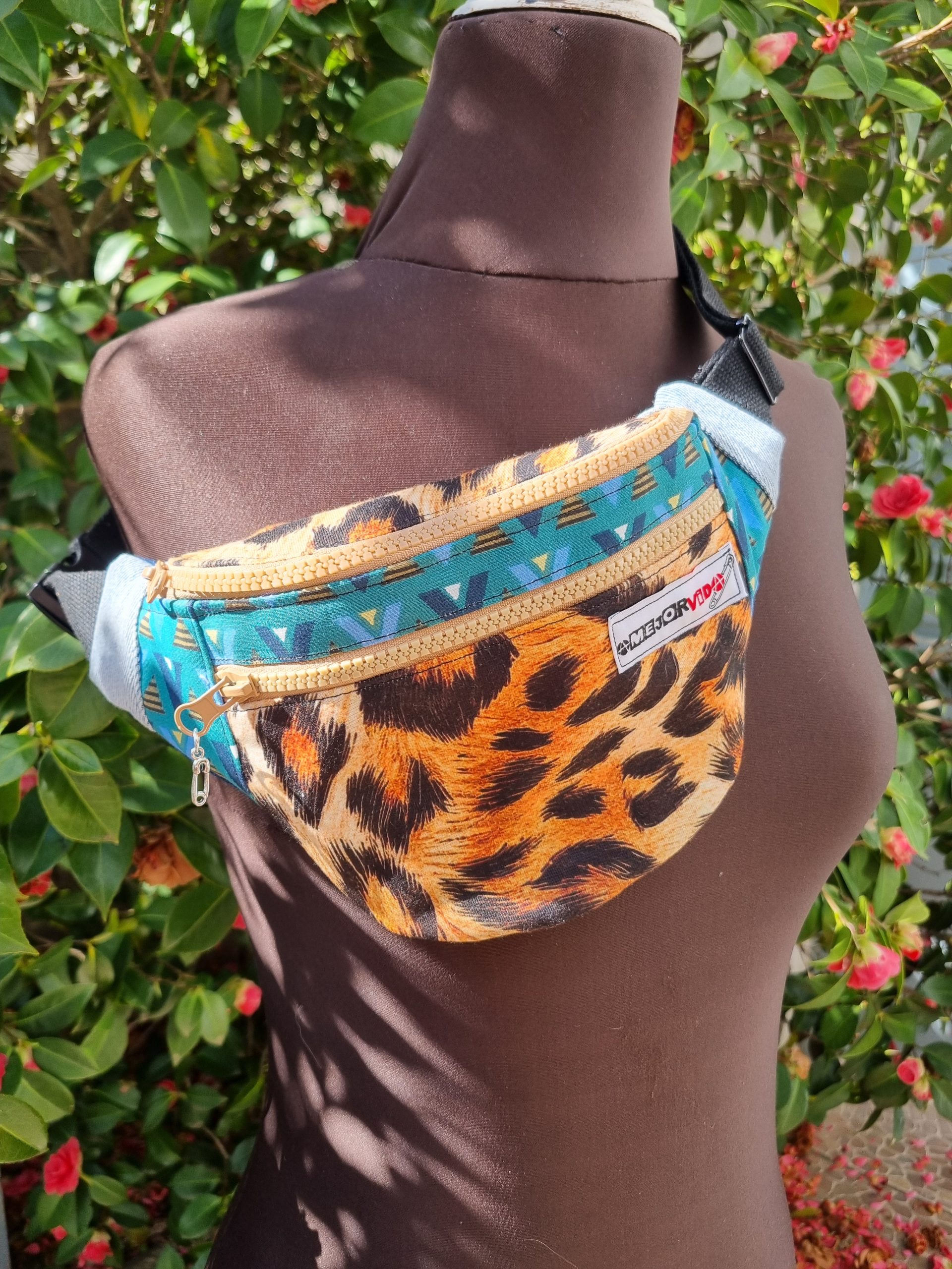 Foto de la parte delantera de la riñonera retalera