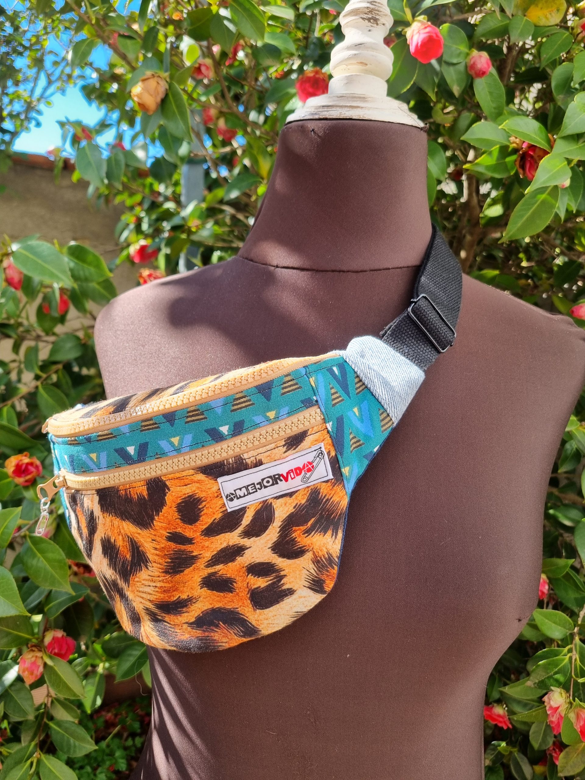 Foto de la parte delantera de la riñonera retalera