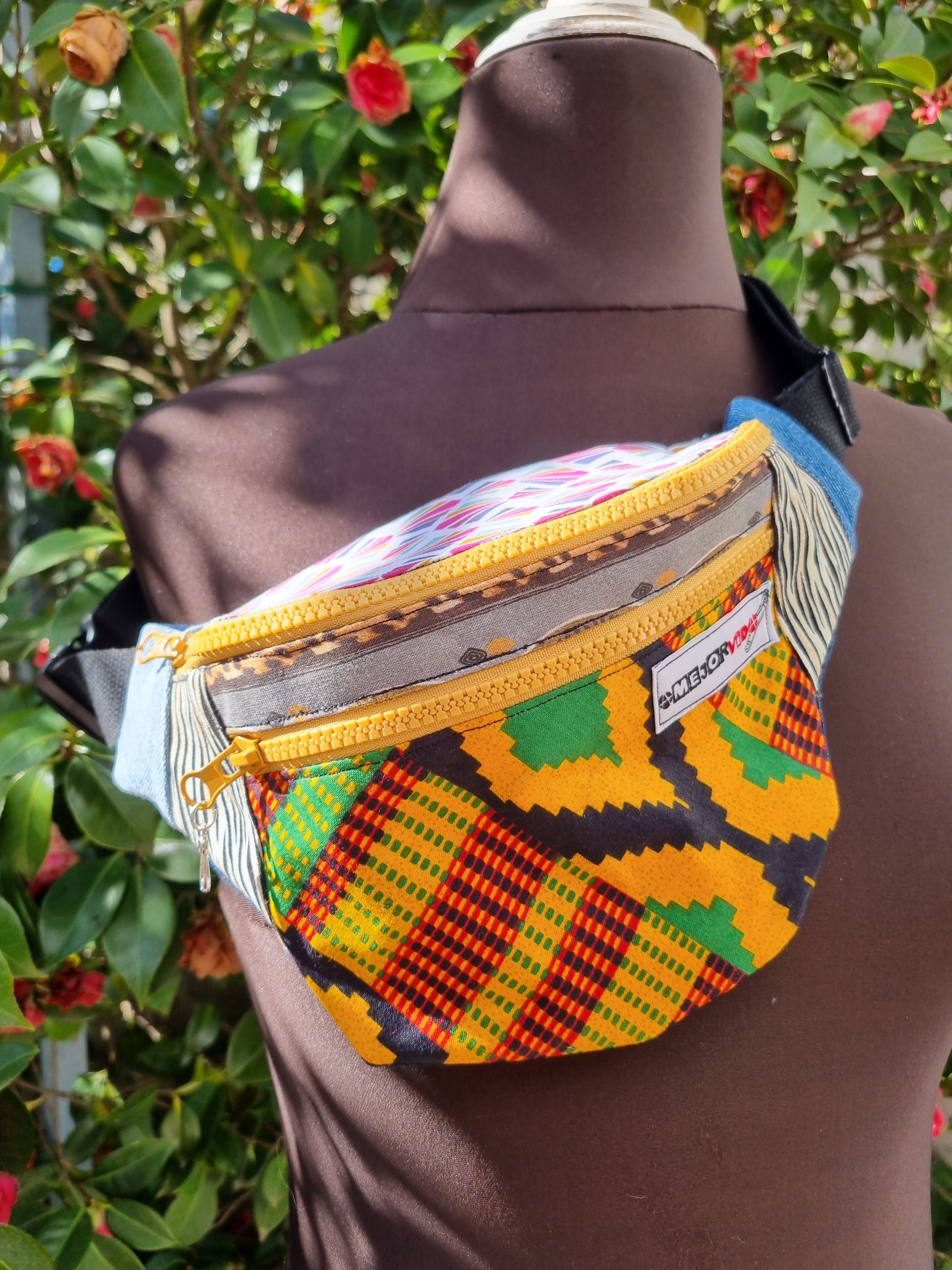 Foto de la parte delantera de la riñonera retalera