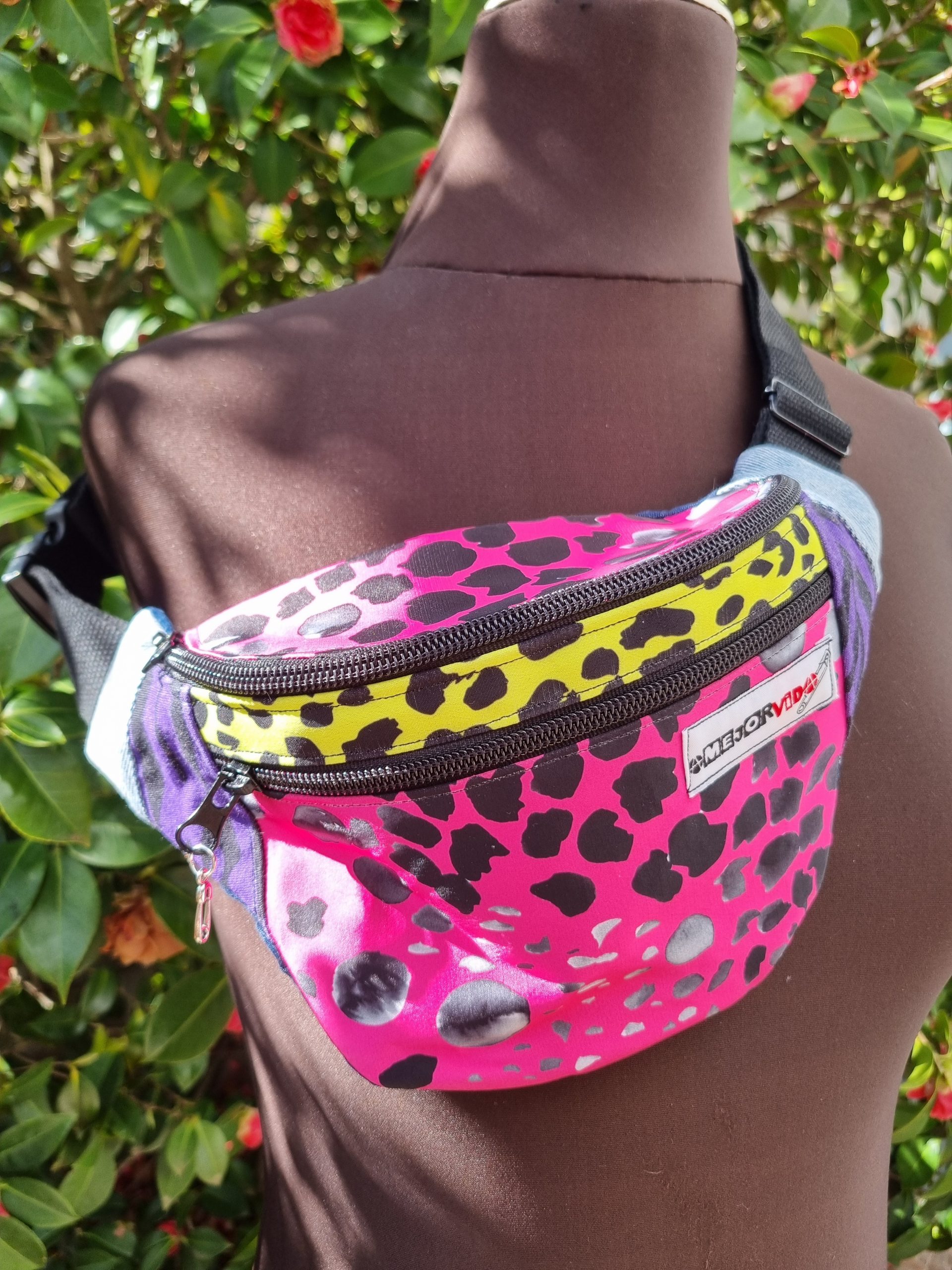 Foto de la parte delantera de la riñonera retalera