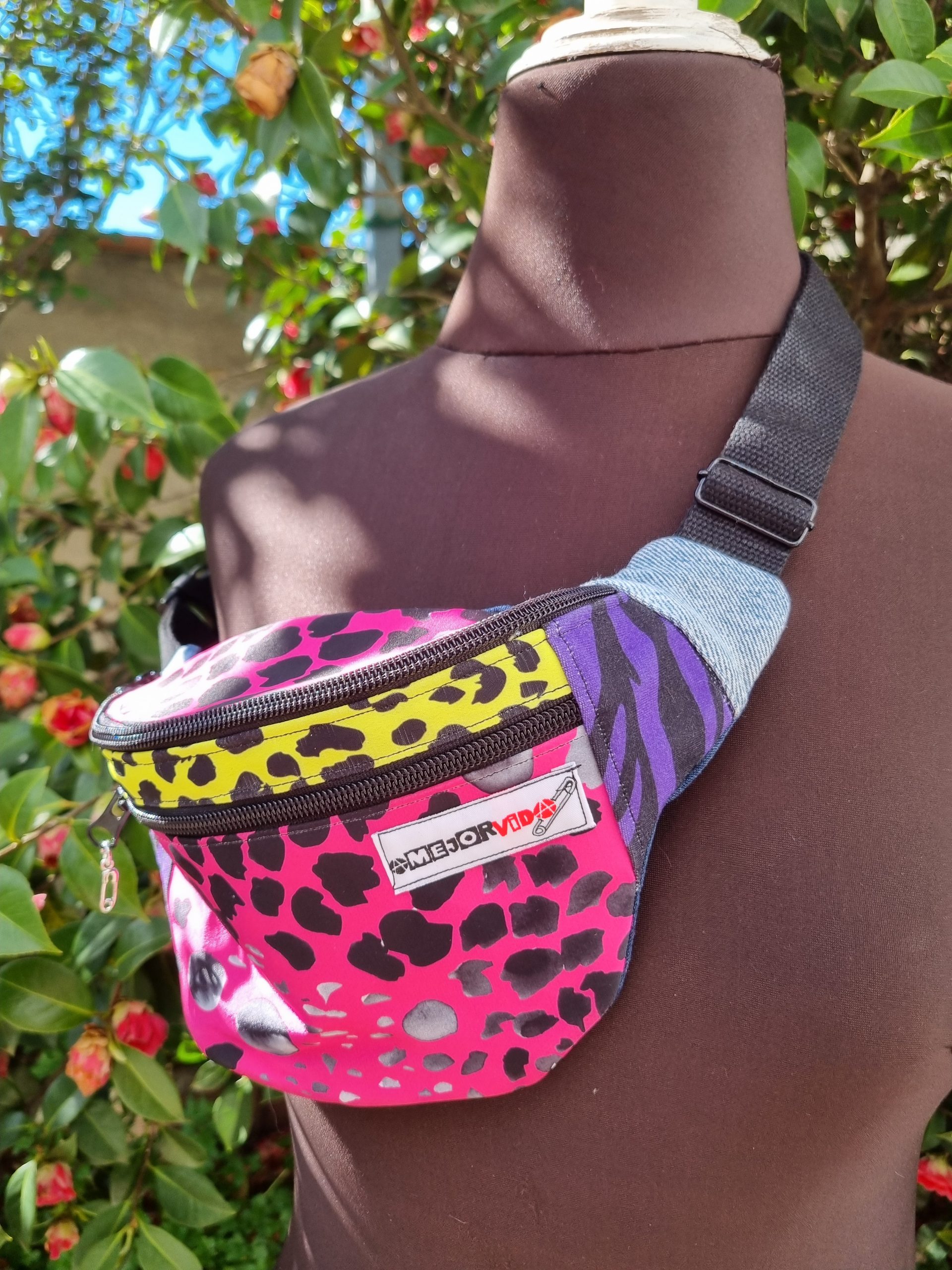 Foto de la parte delantera de la riñonera retalera