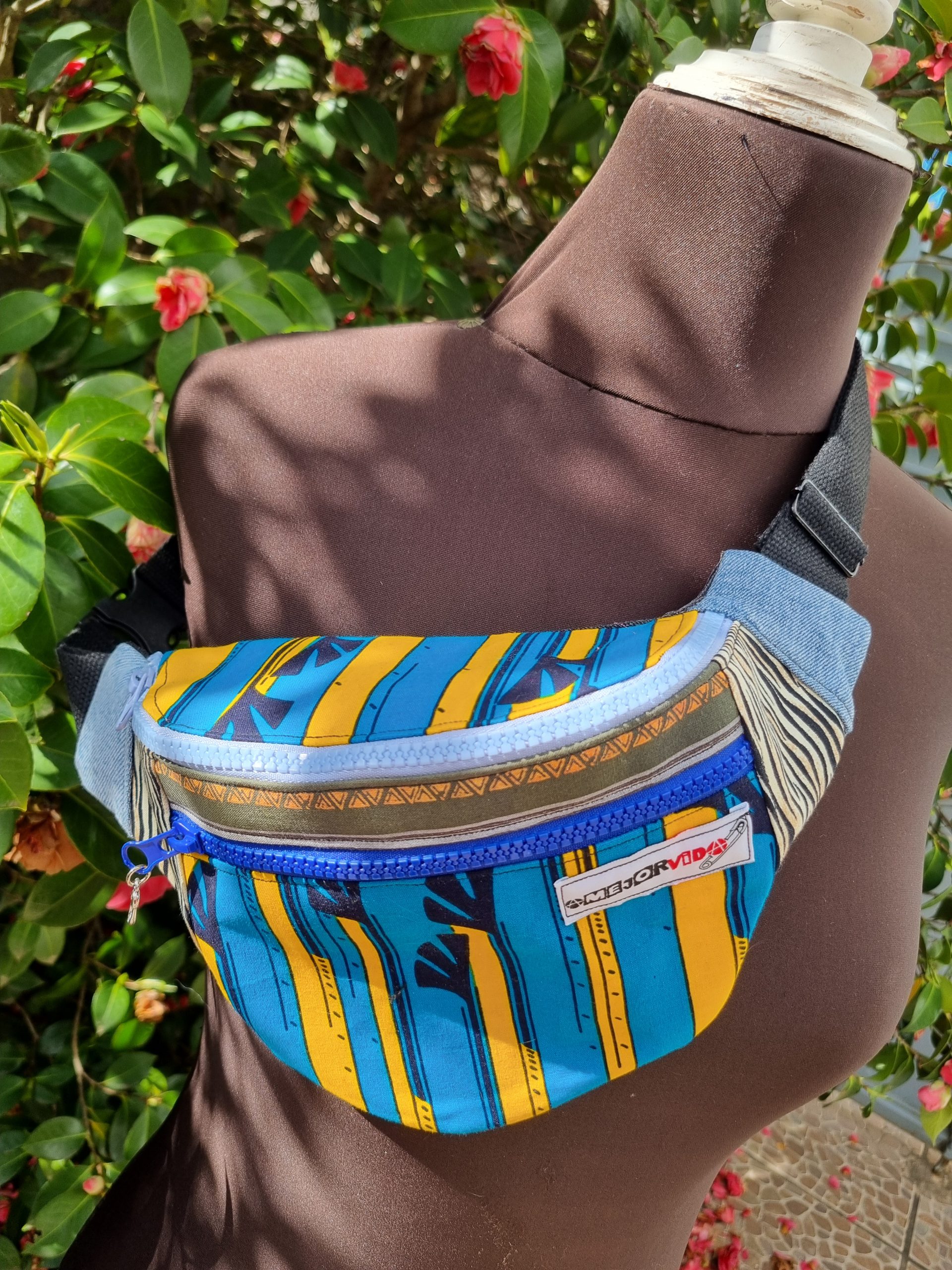 Foto de la parte delantera de la riñonera retalera