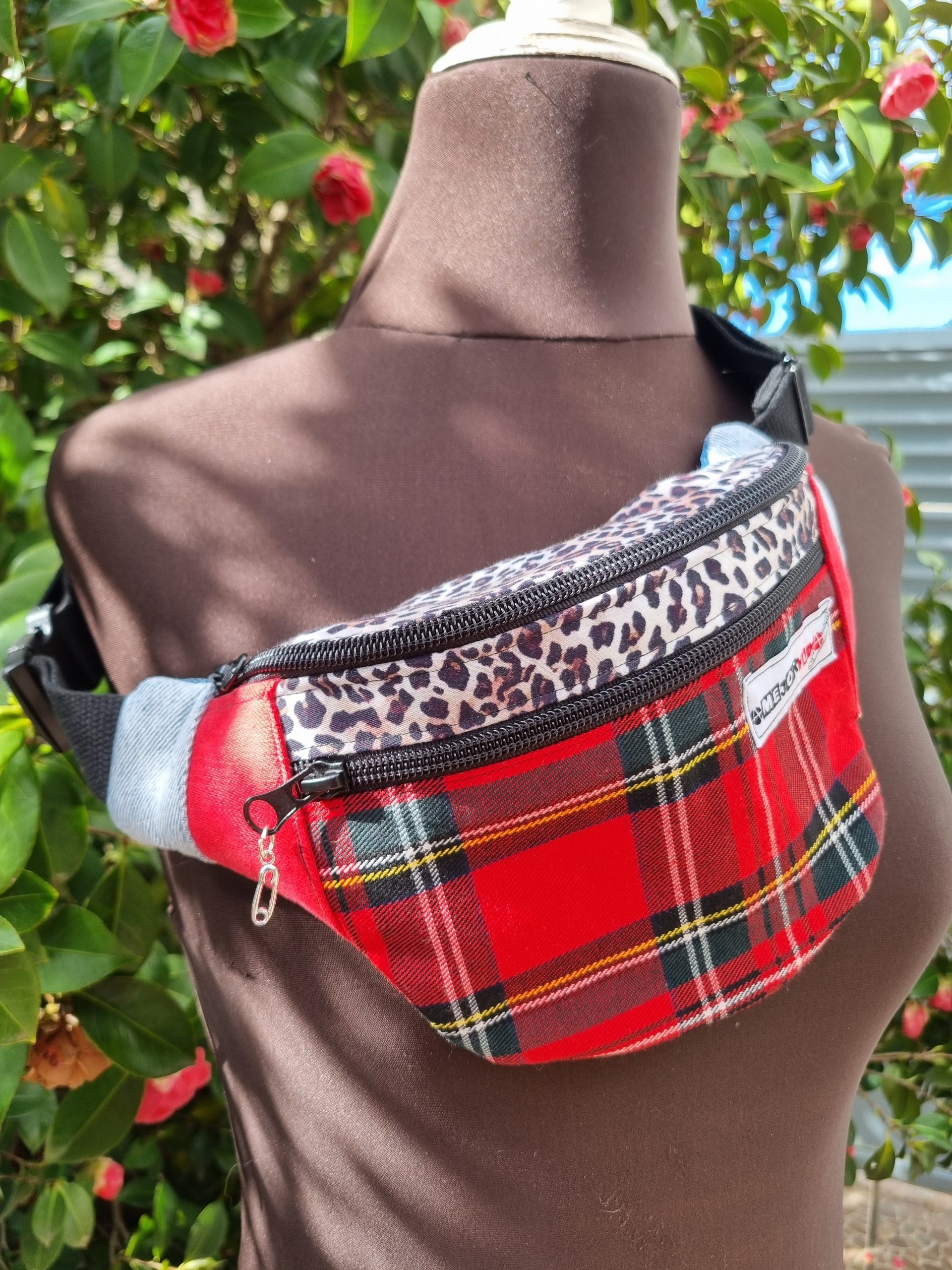 Foto de la parte delantera de la riñonera retalera