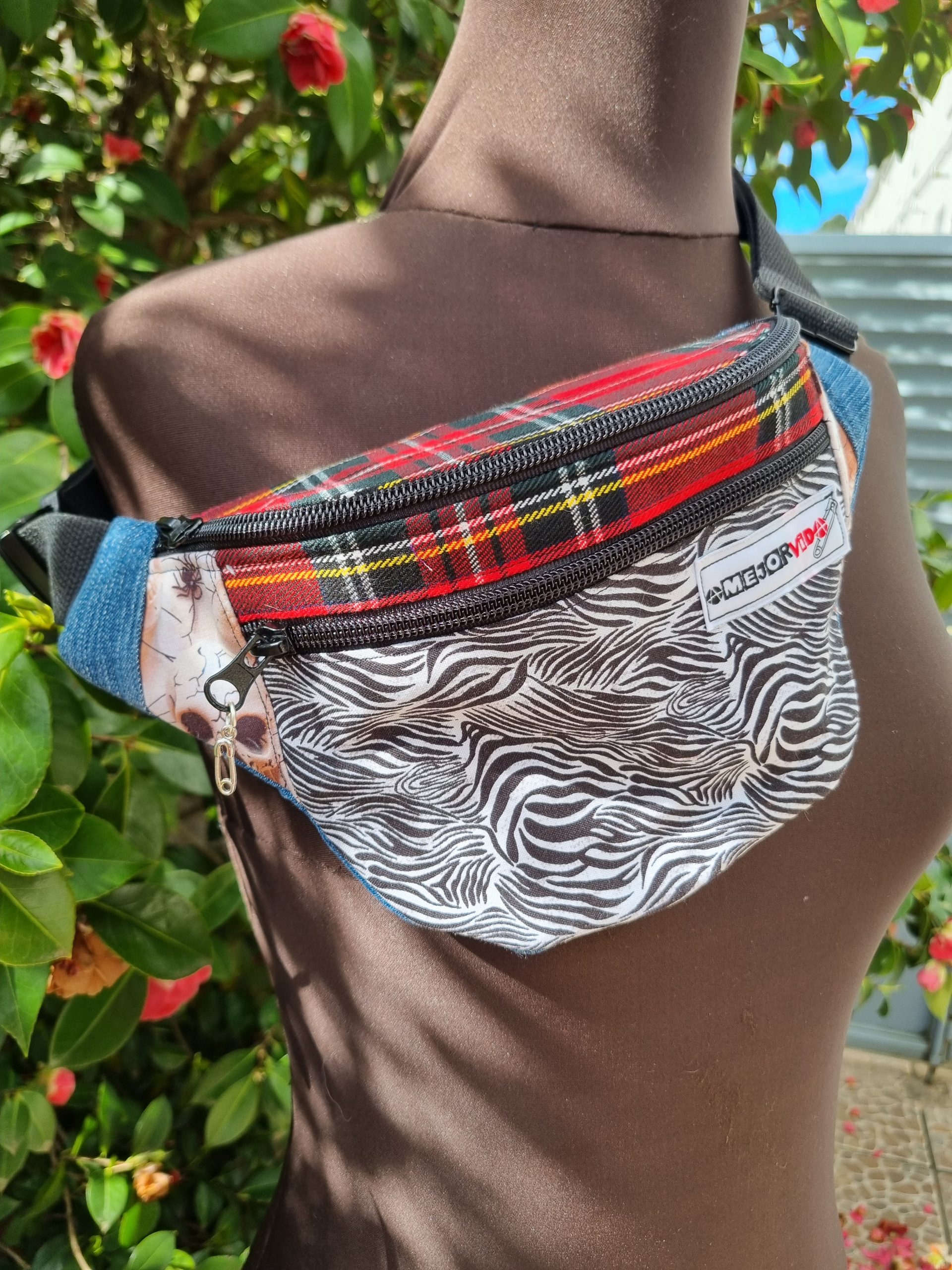 Foto de la parte delantera de la riñonera retalera