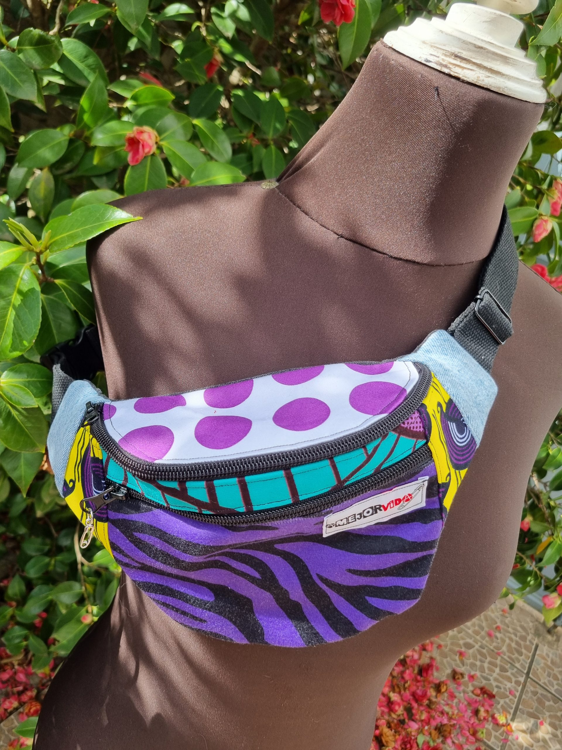 Foto de la parte delantera de la riñonera retalera