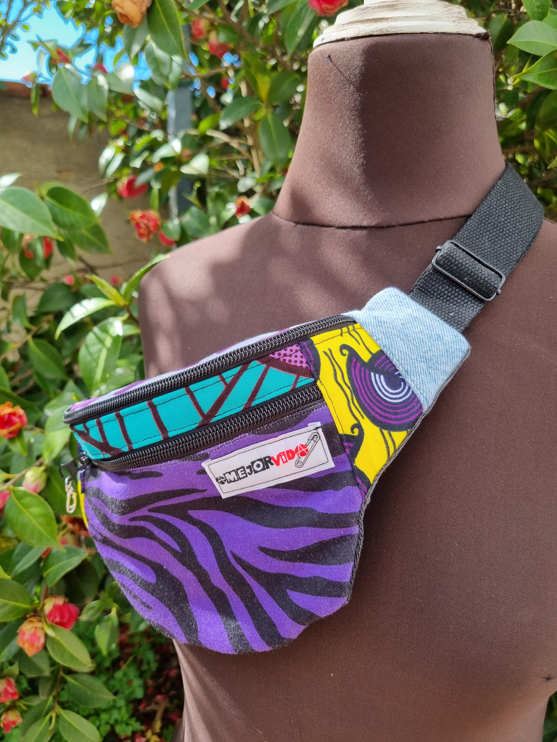 Foto de la parte delantera de la riñonera retalera