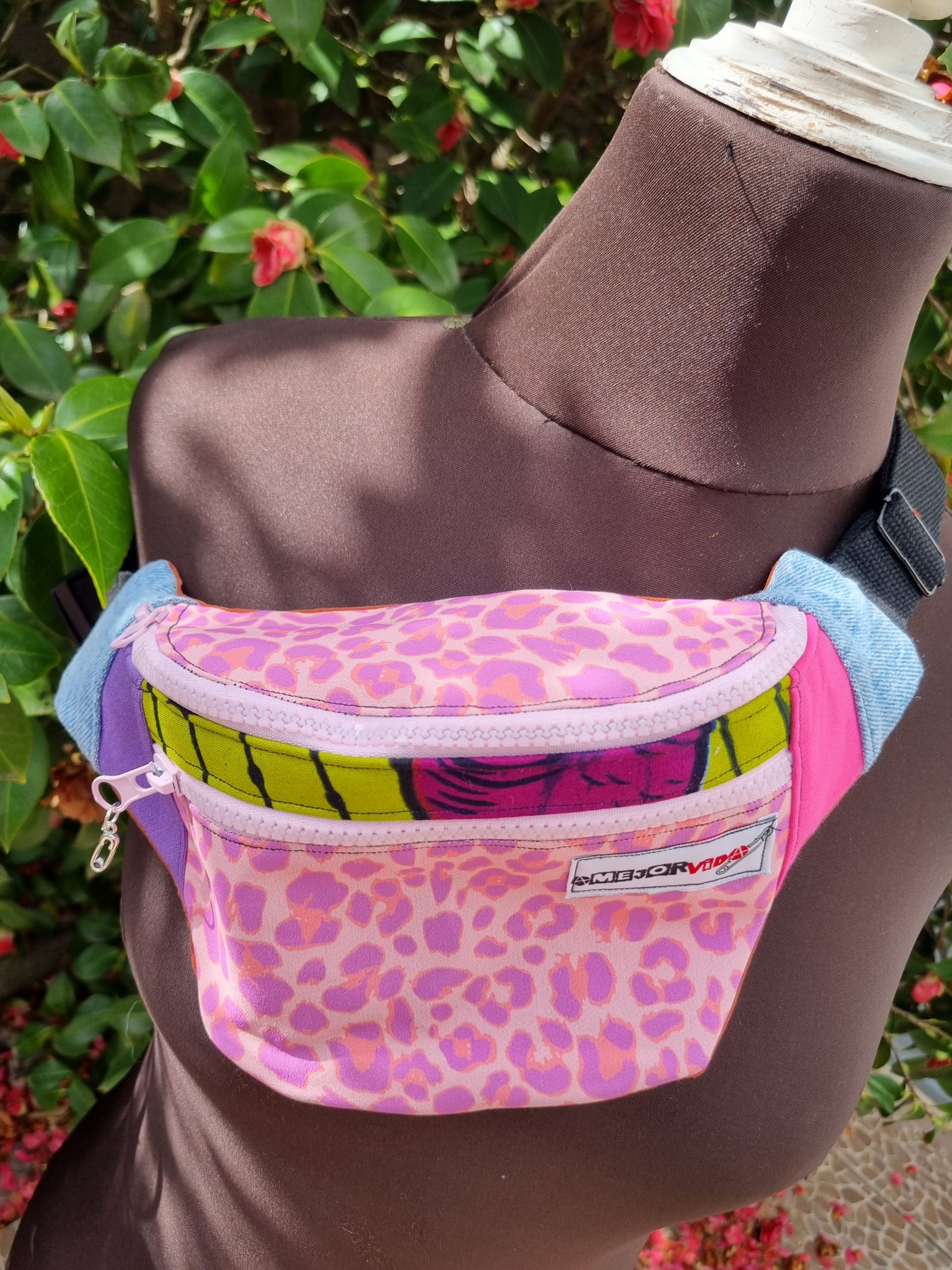 Foto de la parte delantera de la riñonera retalera