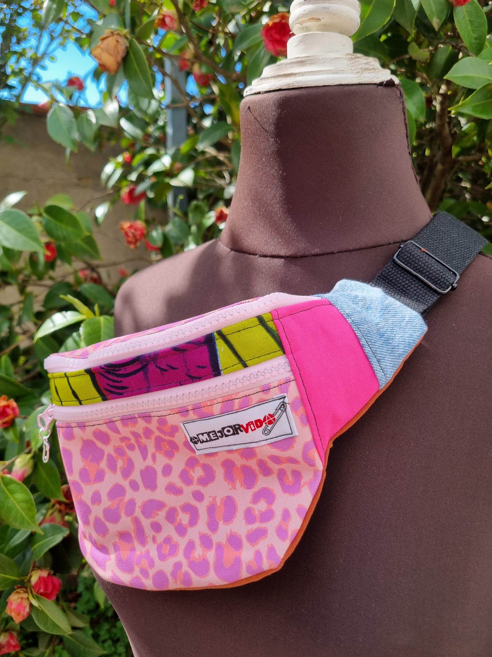 Foto de la parte delantera de la riñonera retalera