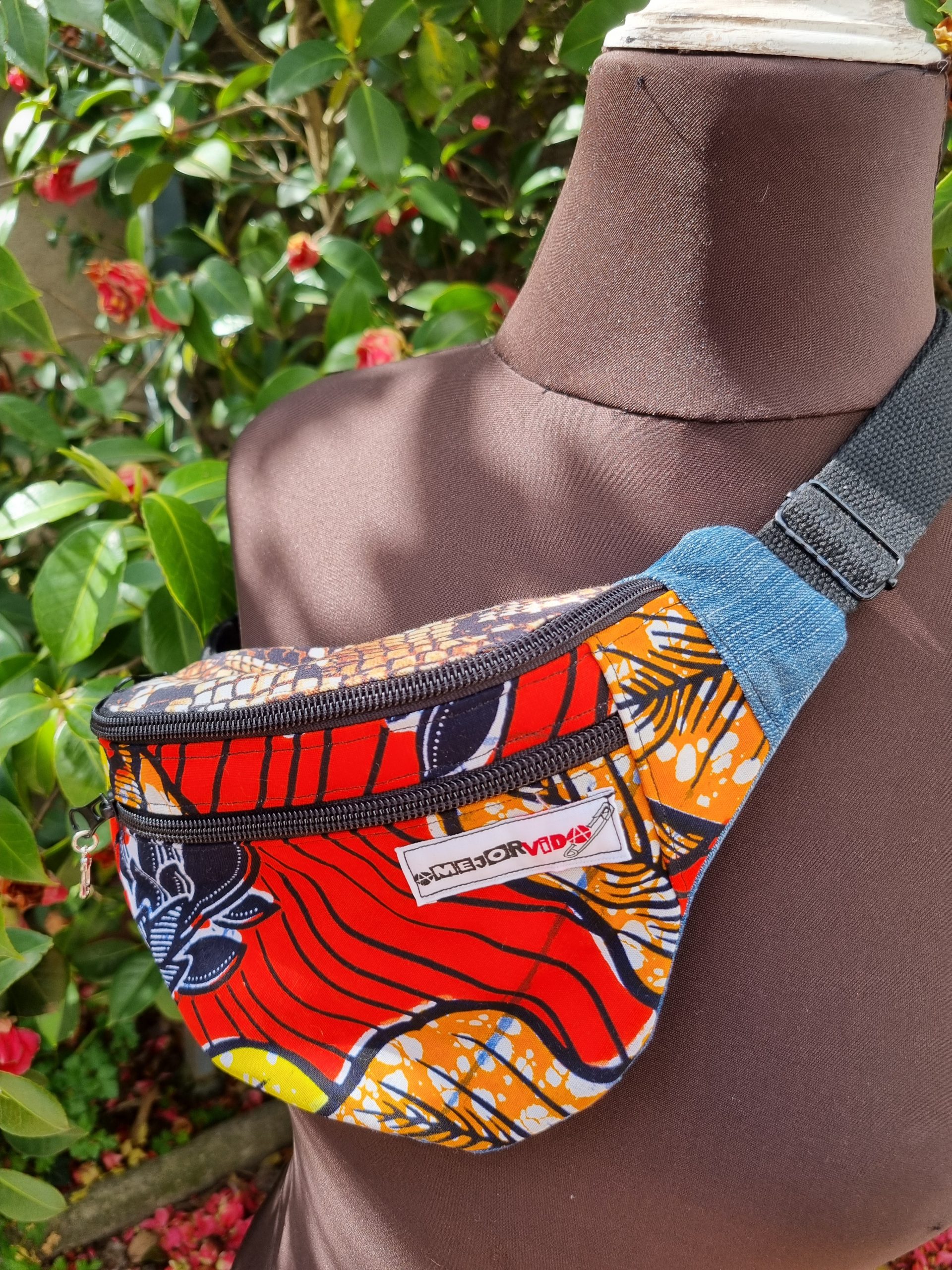 Foto de la parte delantera de la riñonera retalera