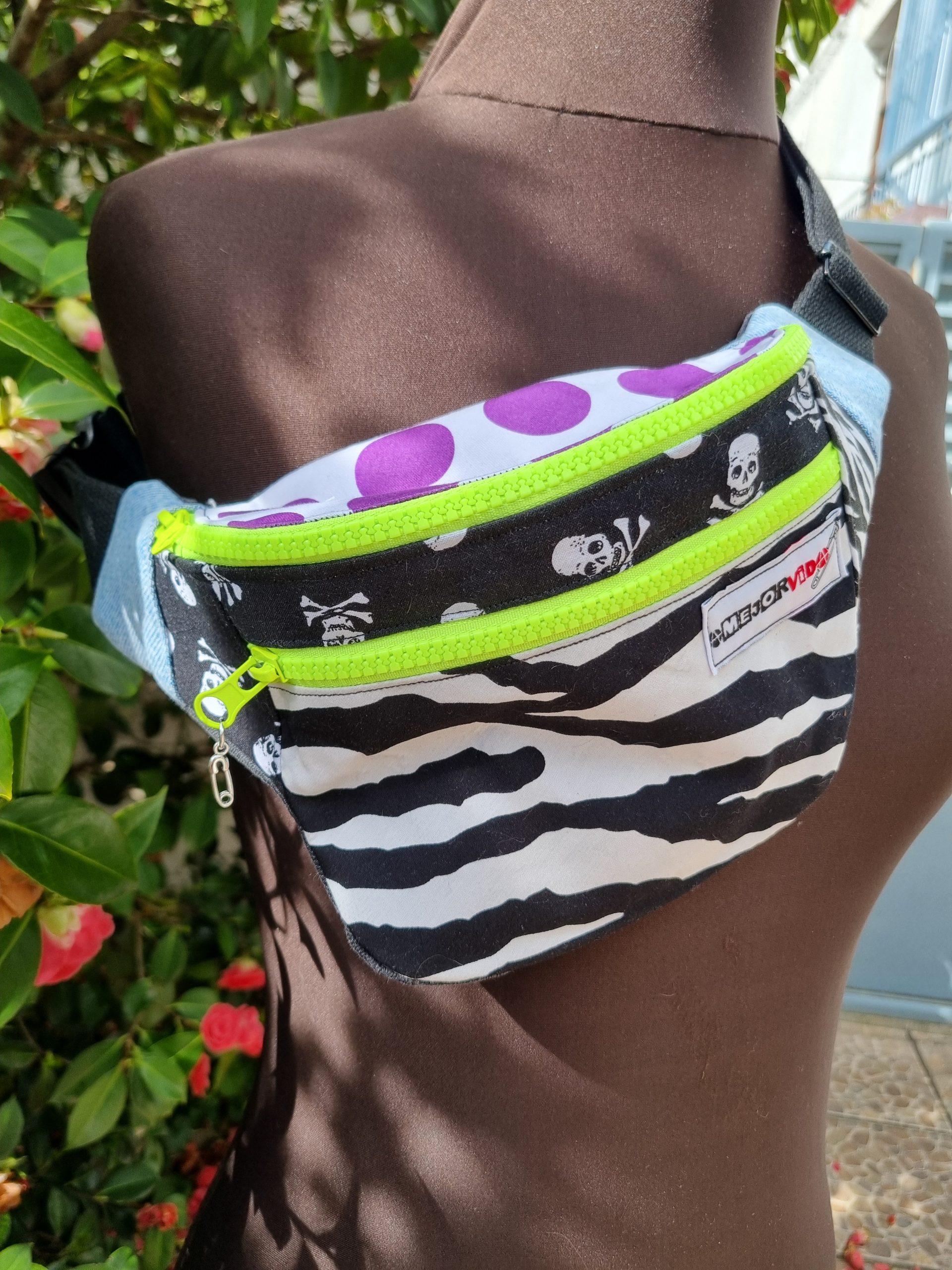 Foto de la parte delantera de la riñonera retalera